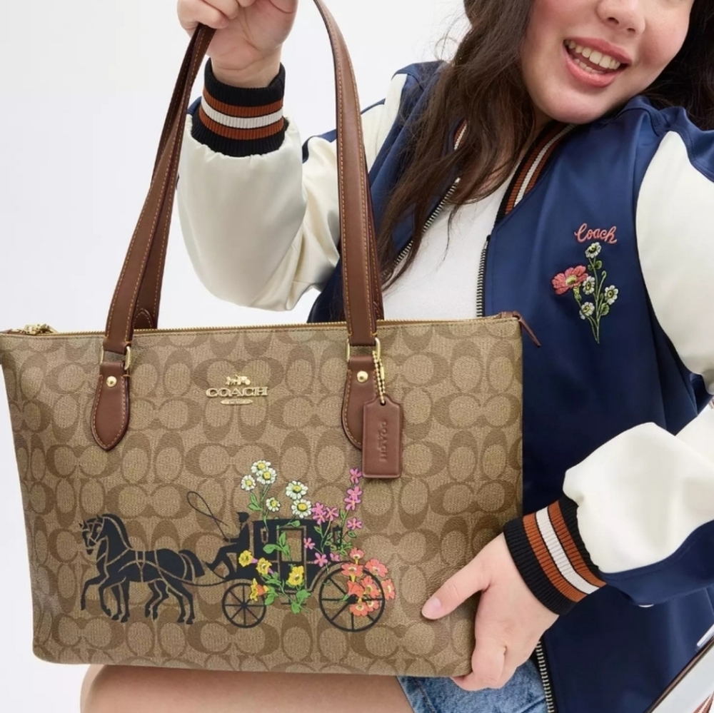 Gallery Tote Bag In Signature Canvas With Floral Horse And Carriage